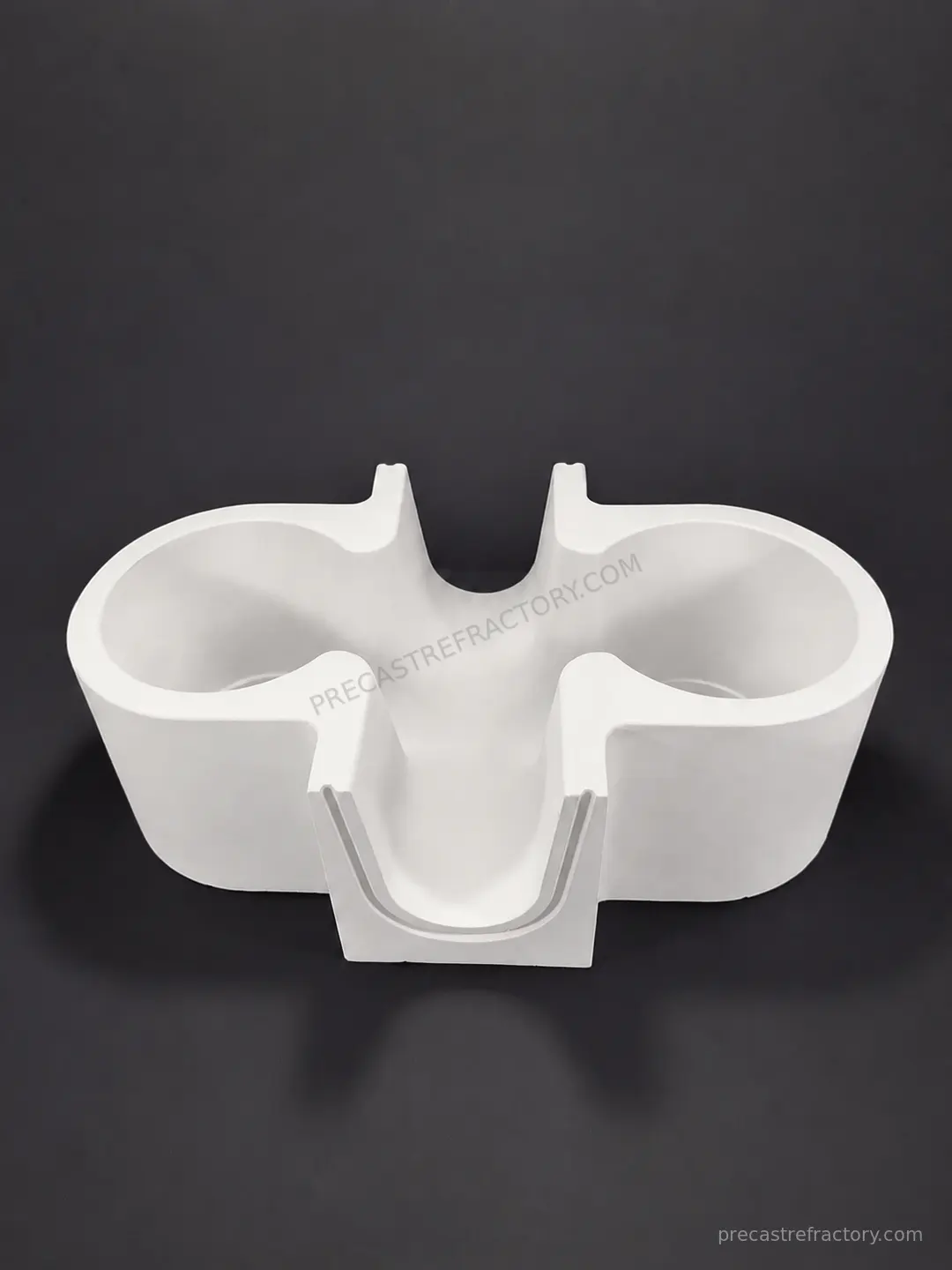Fused silica refractory cross feeder for aluminium billet casting