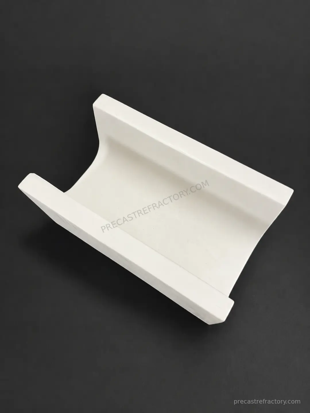 Precast refractory launder for molten aluminium transfer